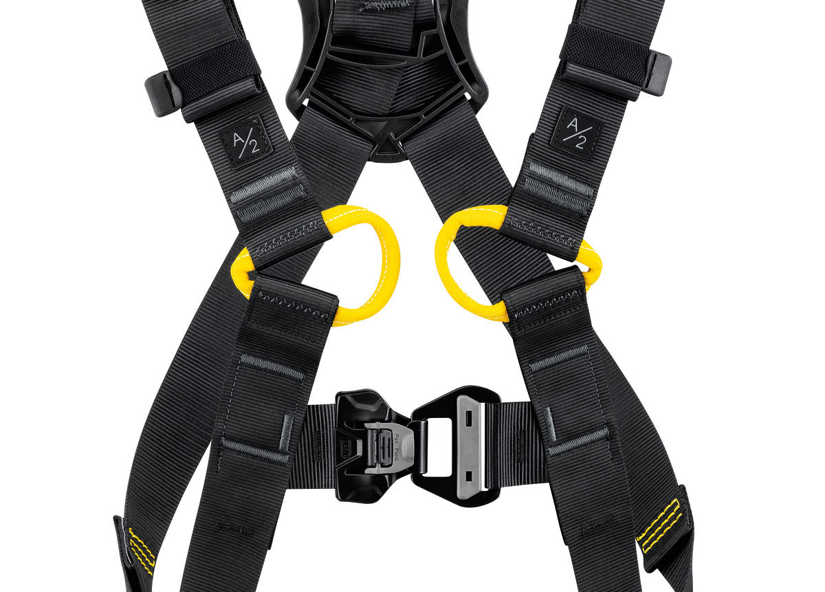 Petzl Newton Full Body Harness | International Version – The Petzl Newton Full body Harness is simple to use, comfortable, with numerous accessories and technically suitable to the requirements of the work they are designed. Certified to North American, European and Russian standards. Shop now. – Now available at MTN Shop US. - imagen 5