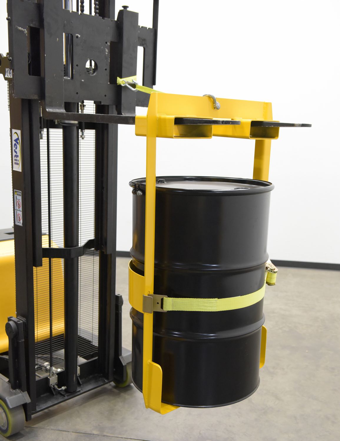 Vestil Manufacturing Corp Overhead Drum Lifter– – Now available at MTN Shop US. - imagen 6