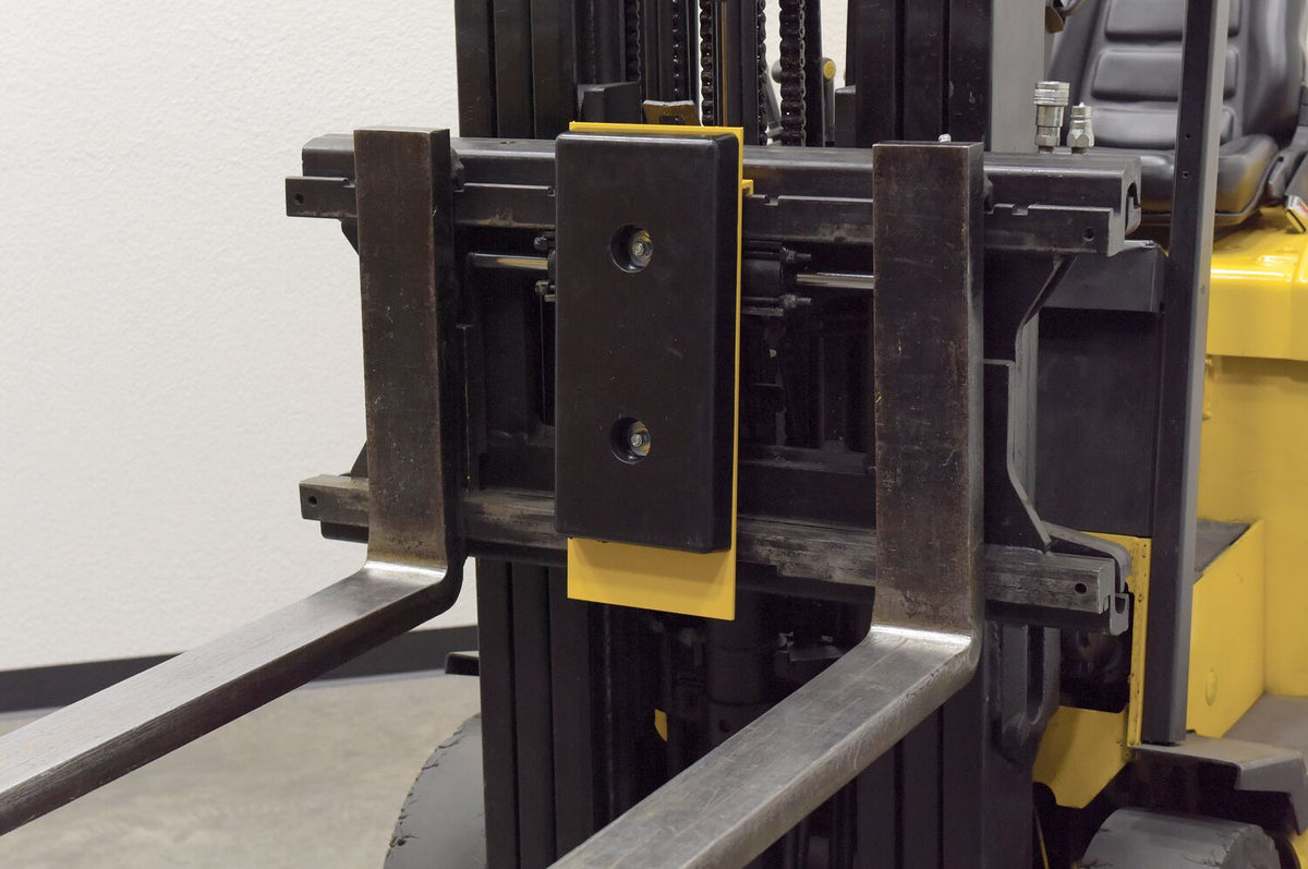 Vestil Manufacturing Corp Fork Truck Carriage Bumper– – Now available at MTN Shop US. - imagen 6