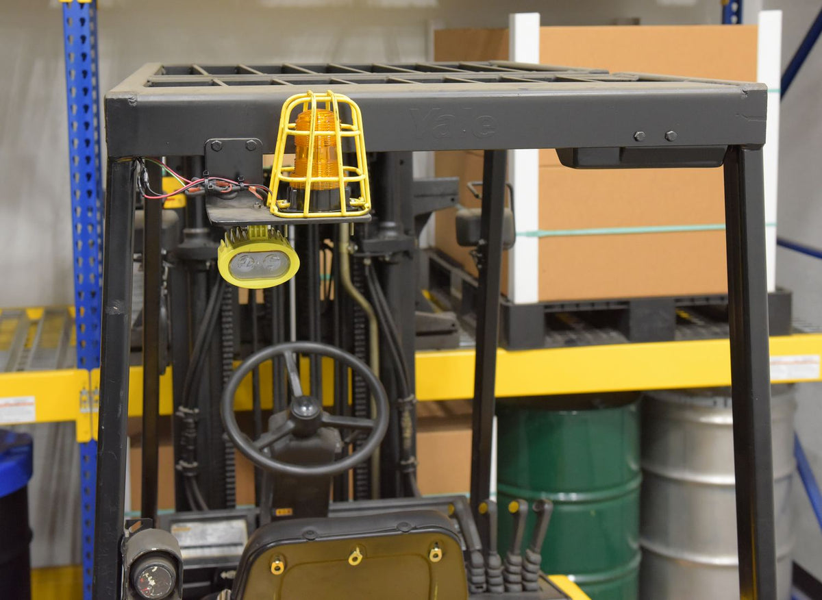 Vestil Manufacturing Corp Fork Truck Safety & Warning Light– – Now available at MTN Shop US. - imagen 4