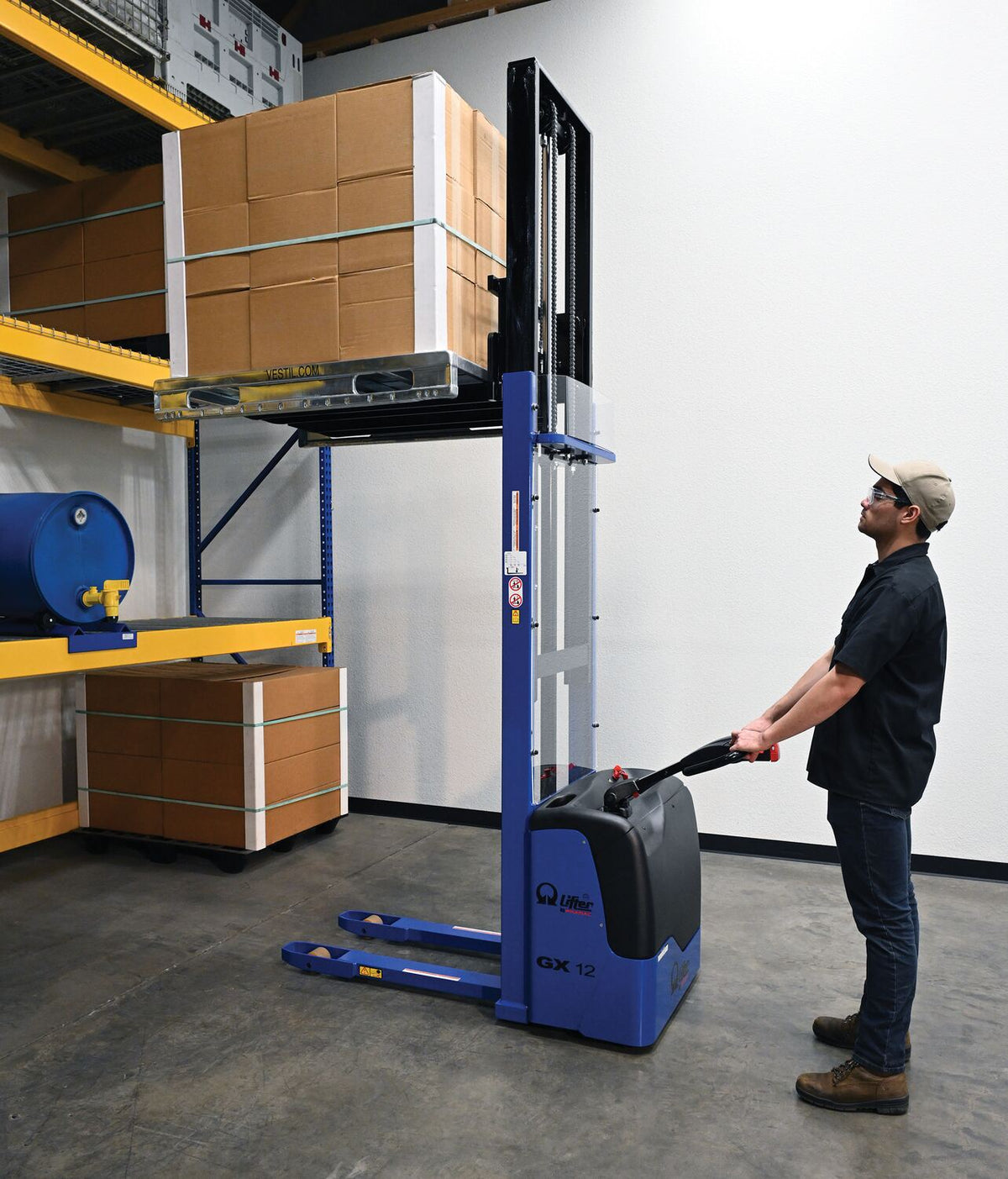 Vestil Manufacturing Corp Electric Stackers (Pramac)– – Now available at MTN Shop US. - imagen 2
