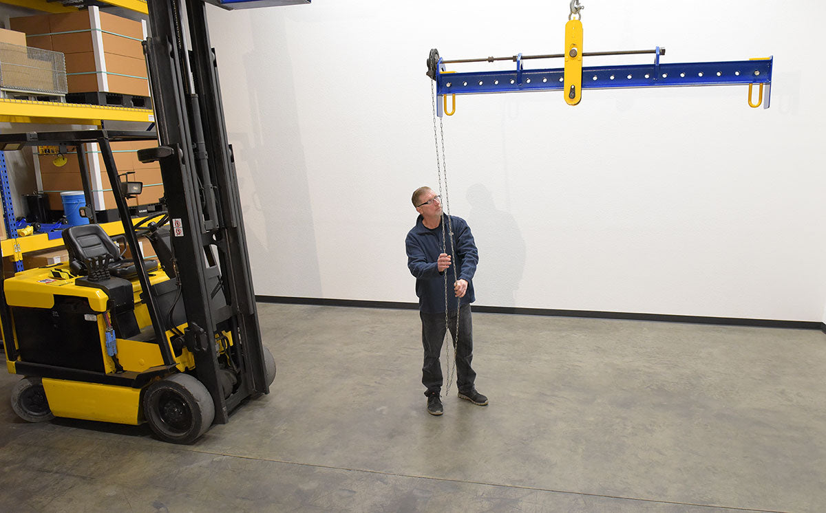 Vestil Manufacturing Corp Spreader Beam With Adjustable Hand Chain Crank Bail– – Now available at MTN Shop US. - imagen 2