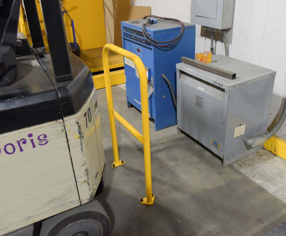 Vestil Manufacturing Corp Steel Safety Railings w/ Welded Baseplate– – Now available at MTN Shop US. - imagen 8