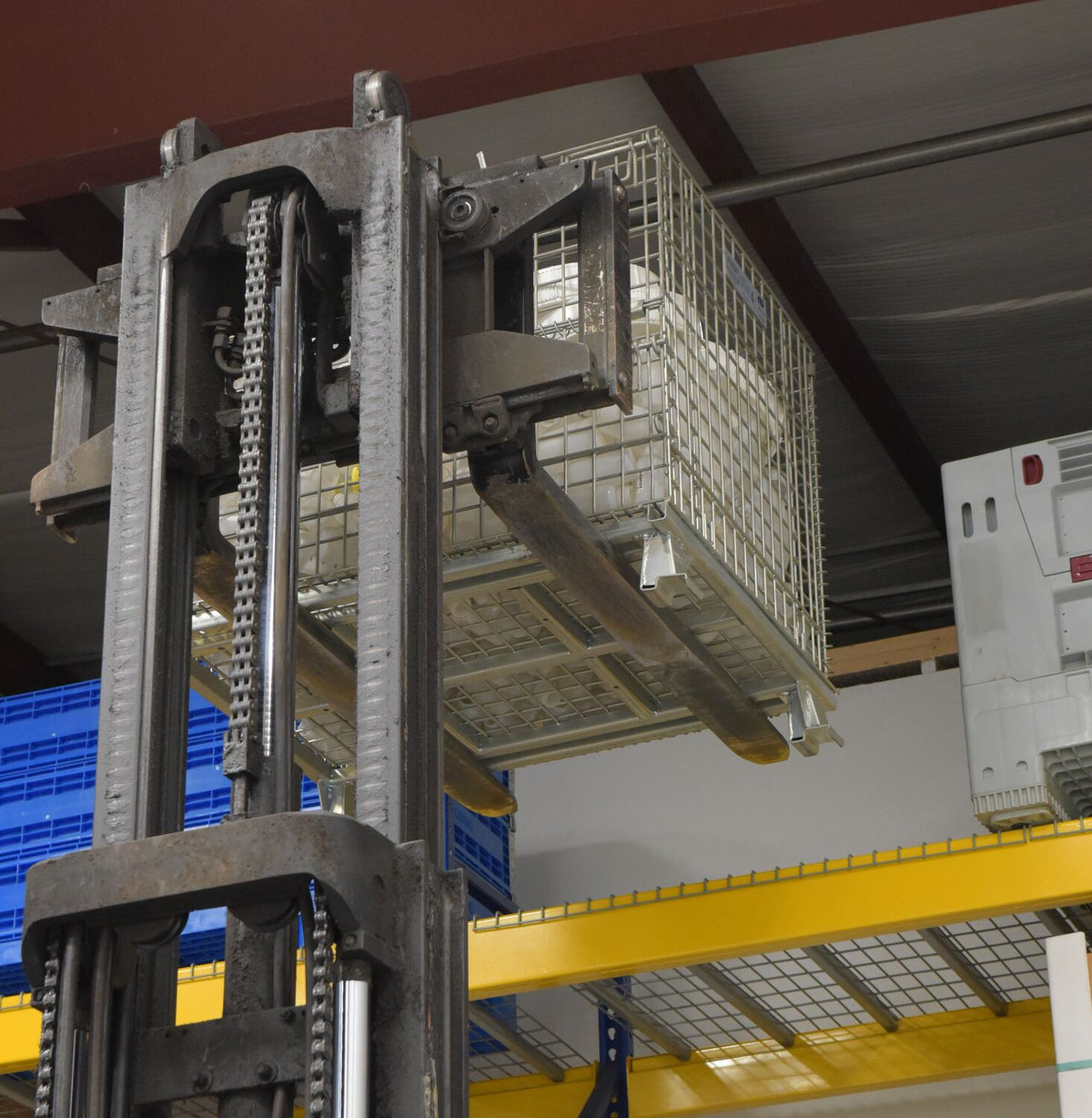 Vestil Manufacturing Corp Wire Containers– – Now available at MTN Shop US. - imagen 5