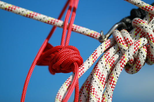 Essential Knots for Rope Access Work – Find this article on MTN Shop US.