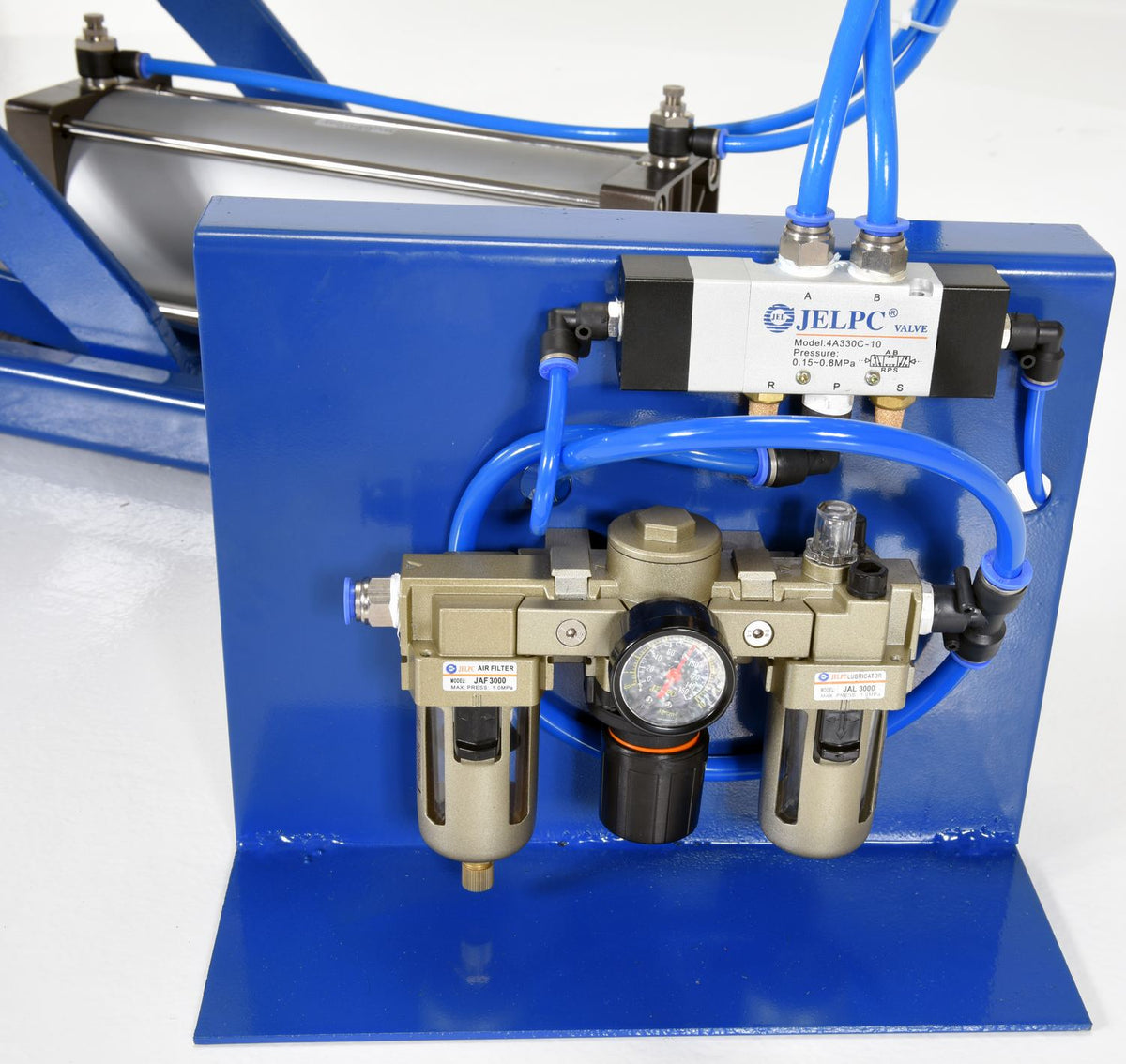 Vestil Manufacturing Corp Pneumatic Scissor Lift Table– – Now available at MTN Shop US. - imagen 7