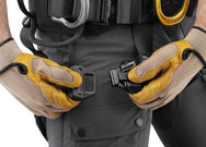 Petzl ASTRO® International Version (Professional & Tactical) – The Petzl Astro® Bod Fast Full Body Harness is designed for greater efficiency and comfort during rope ascents. Includes gated ventral attachment point for optimal integration of equipment. Available in multiple sizes. Shop now. – Now available at MTN Shop US. - imagen 7