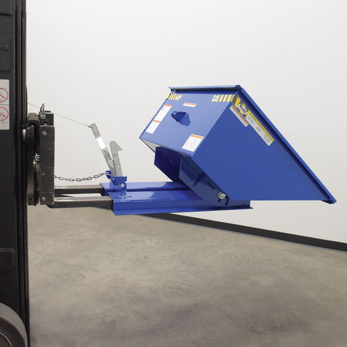 Vestil Manufacturing Corp Low Profile D-Style Self Dumping Hoppers– – Now available at MTN Shop US. - imagen 6