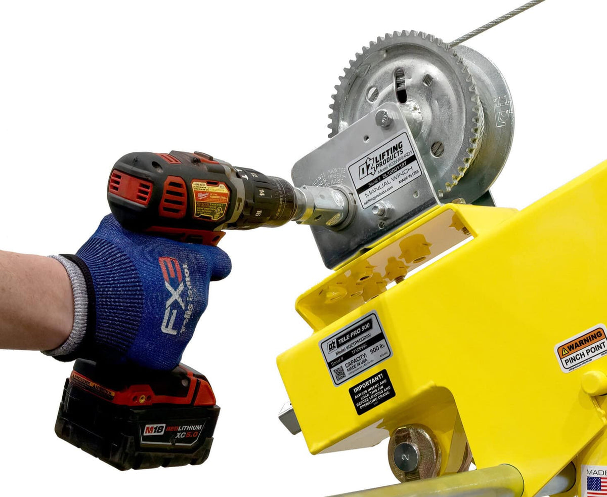 OZ Lifting Drill Drive Adapter powering OZWINHND2 winch with electric drill on yellow telescopic crane, side view - imagen 6