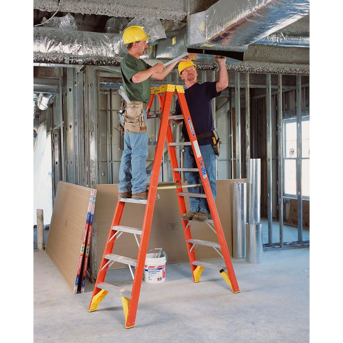 Vestil Manufacturing Corp Fiberglass Twin Front Ladders– – Now available at MTN Shop US. - imagen 4