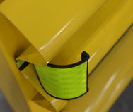 Vestil Manufacturing Corp Curved Guardrail Reflectors– – Now available at MTN Shop US. - imagen 4