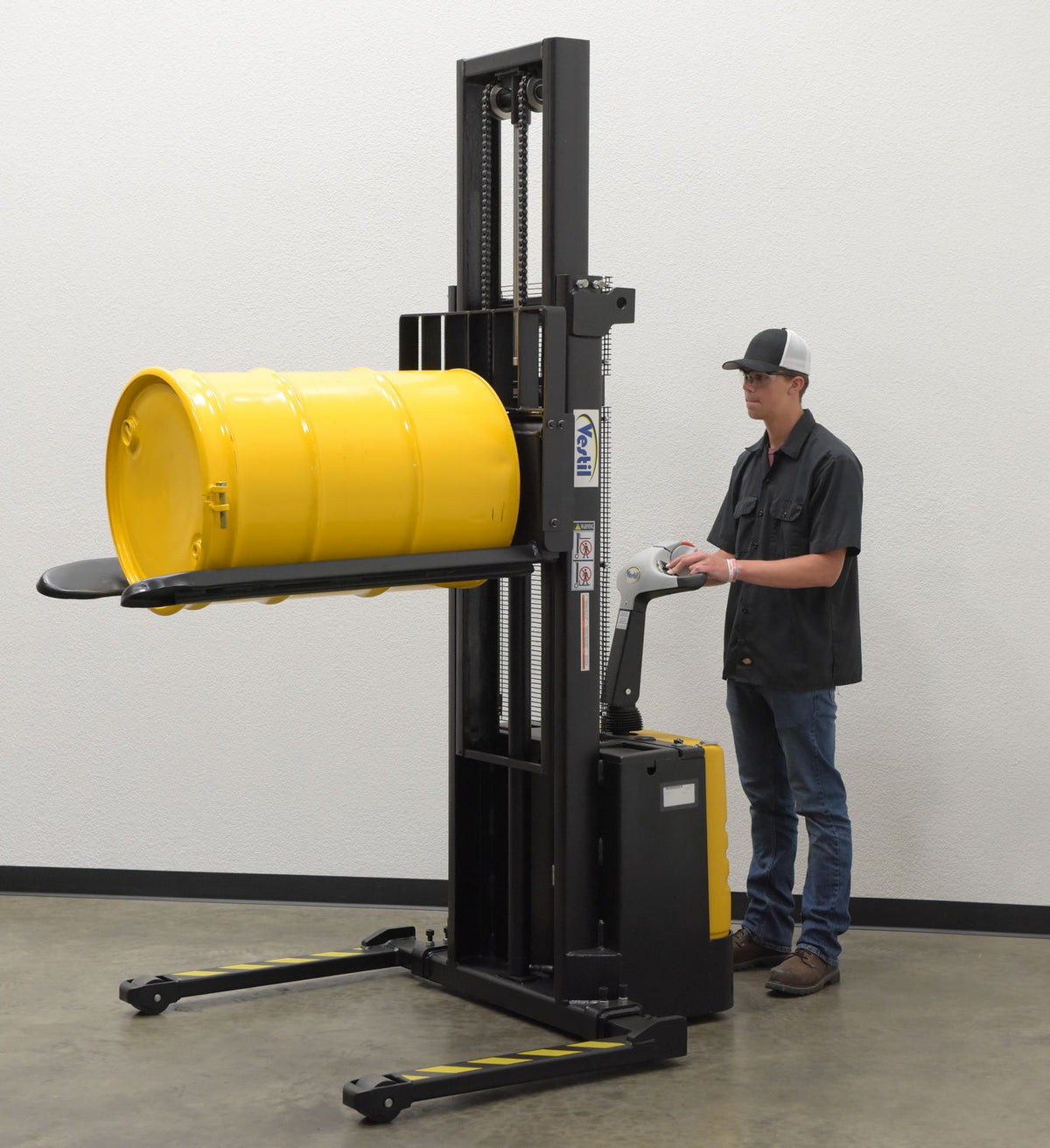 Vestil Manufacturing Corp Drum Roll Reel Forks– – Now available at MTN Shop US. - imagen 4