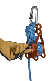 CMC Kootenay Ultra Pulley, large-sheave pulley for knot passing, close-up detail - imagen 6
