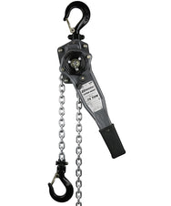 OZ Lifting Industrial Lever Hoist– The Oz Lifting industrial lever hoist is an all steel constructed, lever operated hoist with lifting capacities of 0.75 ton, 1.5 ton and 3 ton, and an aluminum construction 0.25 ton model. The hoist uses a 100% load tested grade 80 alloy chain and features fully enclosed gearing for protection against contaminants and debris. The hoist has load sheave bearings and a long lasting powder coated finish. The steel handle has a rubber grip for easy control and grip. The hoist a - imagen 2