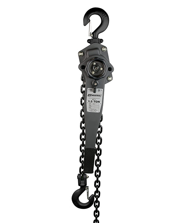 OZ Lifting Industrial Lever Hoist– The Oz Lifting industrial lever hoist is an all steel constructed, lever operated hoist with lifting capacities of 0.75 ton, 1.5 ton and 3 ton, and an aluminum construction 0.25 ton model. The hoist uses a 100% load tested grade 80 alloy chain and features fully enclosed gearing for protection against contaminants and debris. The hoist has load sheave bearings and a long lasting powder coated finish. The steel handle has a rubber grip for easy control and grip. The hoist a - imagen 3