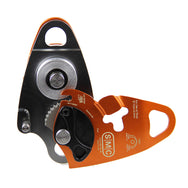 PMI SMC Advance Tech HX Pulley– The SMC Advance Tech HX Pulley is ideal when a small mechanical advantage system is used for rescue. Integrated cam provides immediate progress capture. 7mm - 12.5mm rope – Now available at MTN Shop US. - imagen 5